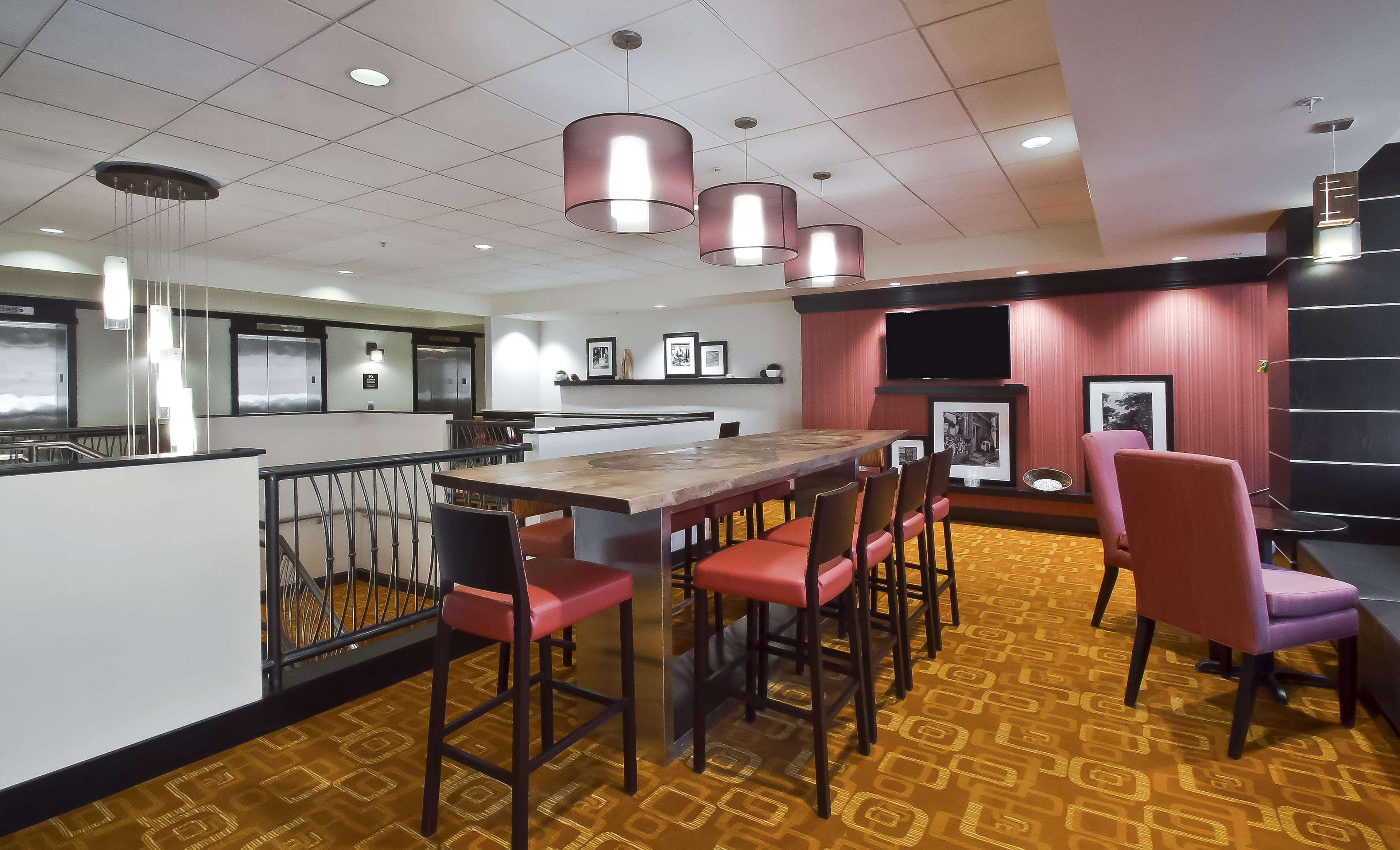 Hampton Inn & Suites Columbus-Downtown, Ohio Екстериор снимка