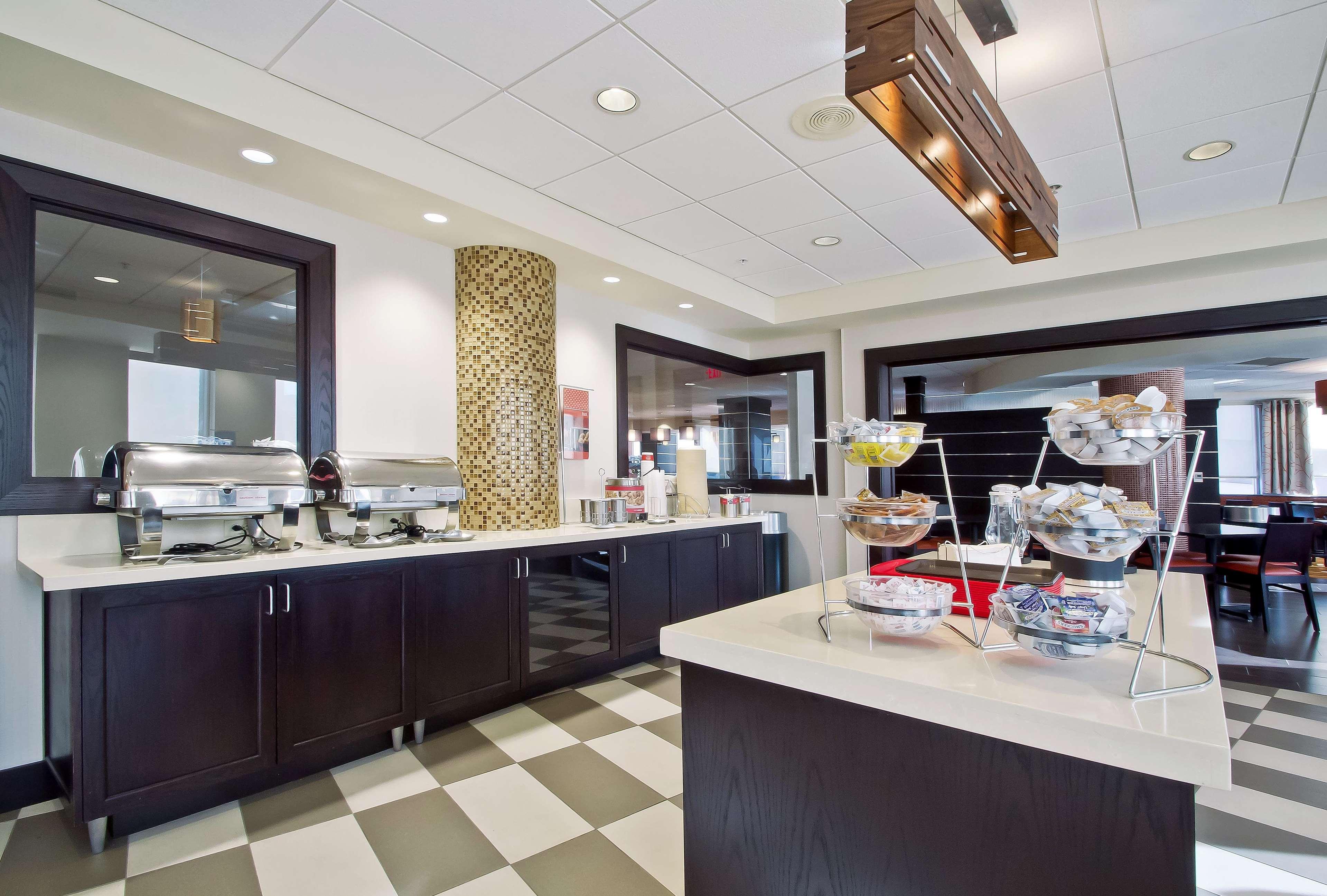 Hampton Inn & Suites Columbus-Downtown, Ohio Екстериор снимка