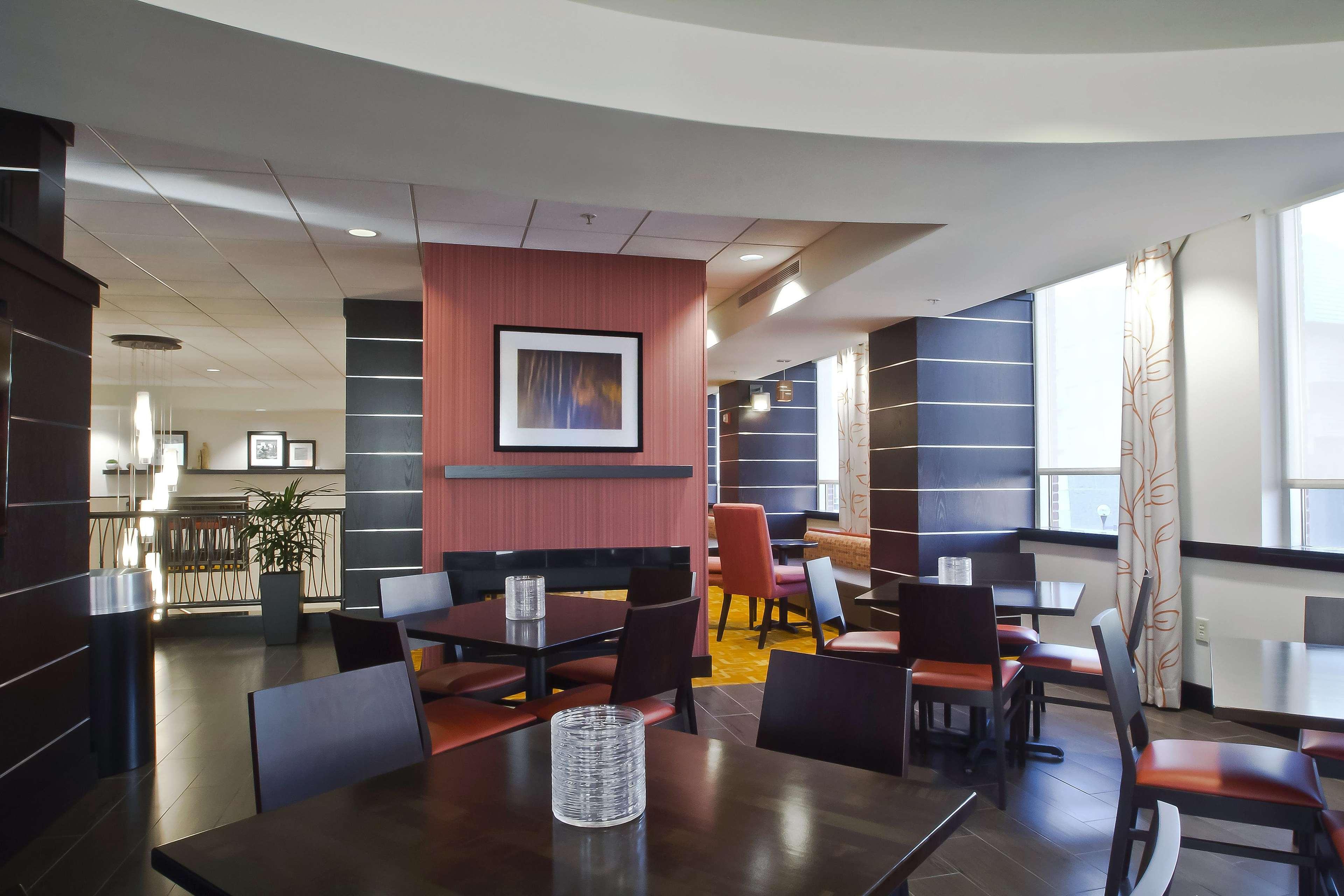 Hampton Inn & Suites Columbus-Downtown, Ohio Екстериор снимка