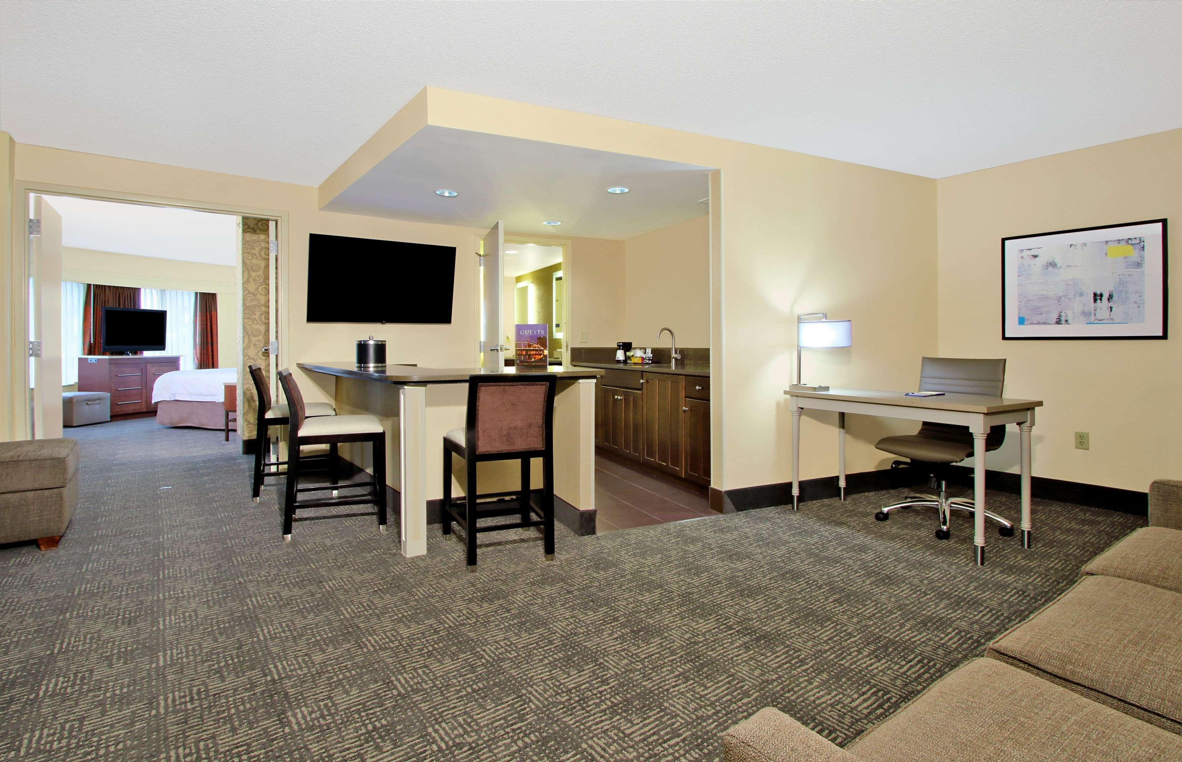 Hampton Inn & Suites Columbus-Downtown, Ohio Екстериор снимка