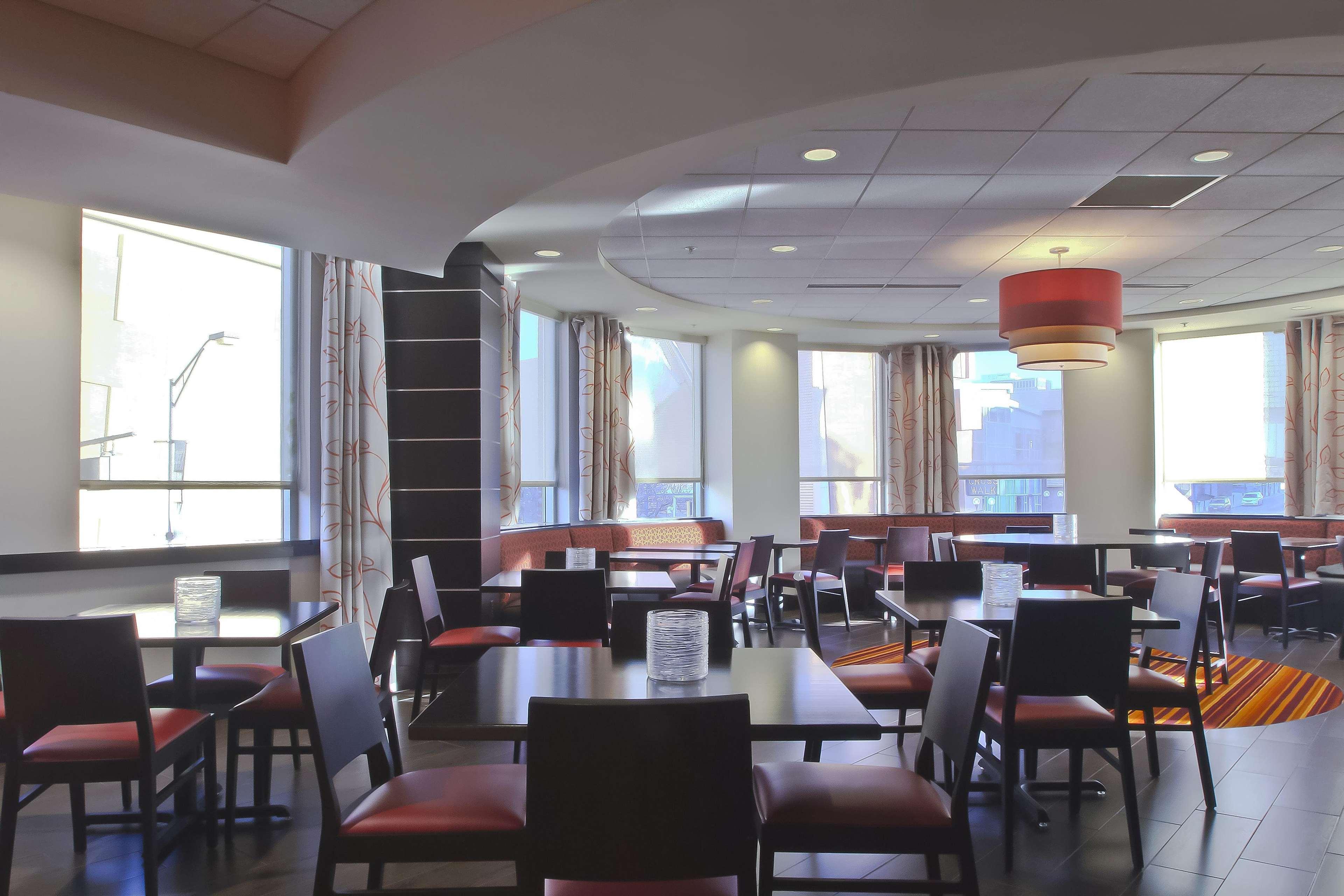 Hampton Inn & Suites Columbus-Downtown, Ohio Екстериор снимка