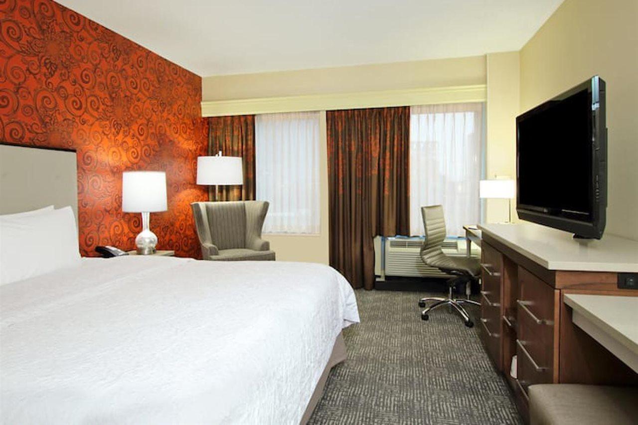 Hampton Inn & Suites Columbus-Downtown, Ohio Екстериор снимка