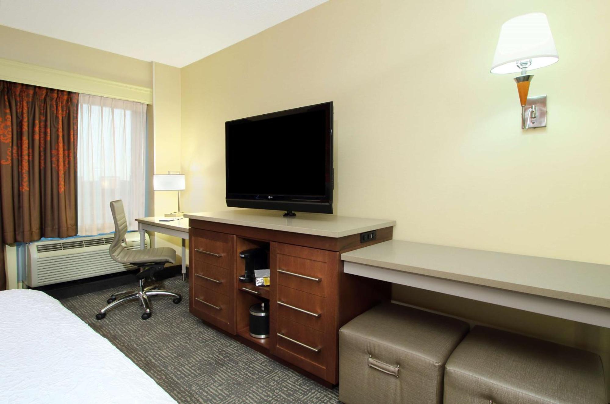 Hampton Inn & Suites Columbus-Downtown, Ohio Екстериор снимка
