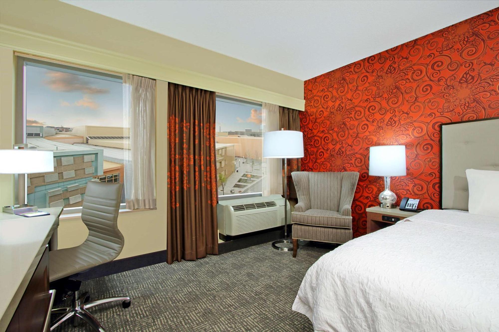 Hampton Inn & Suites Columbus-Downtown, Ohio Екстериор снимка